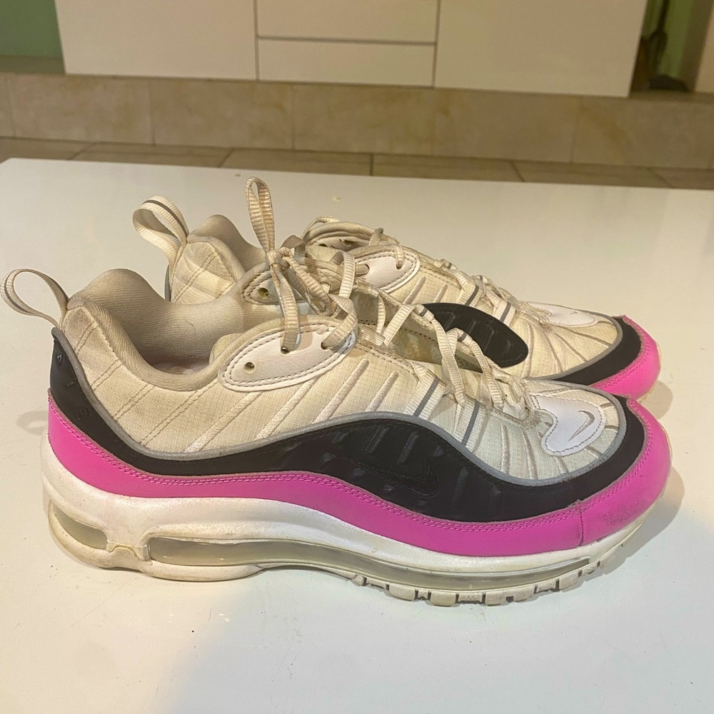 nike air maxes